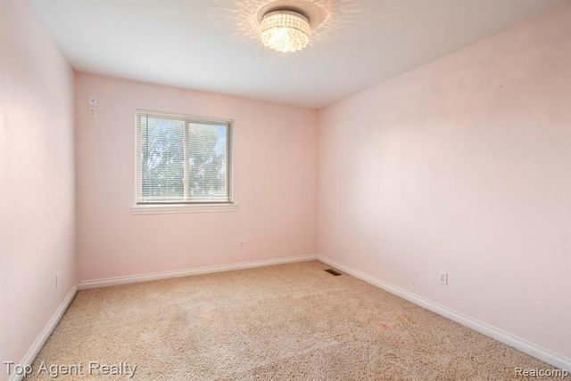 53268 Kakos Drive, New Baltimore, MI 48051