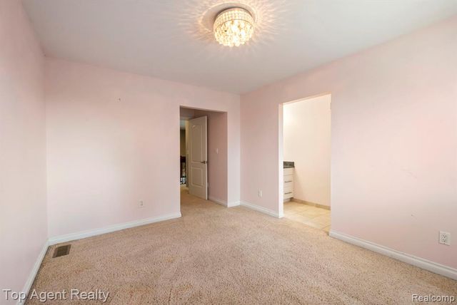 53268 Kakos Drive, New Baltimore, MI 48051
