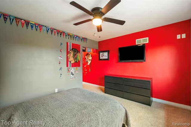 53268 Kakos Drive, New Baltimore, MI 48051