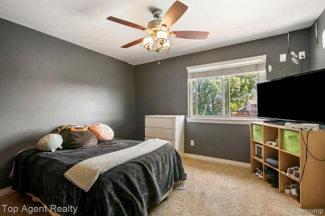 53268 Kakos Drive, New Baltimore, MI 48051