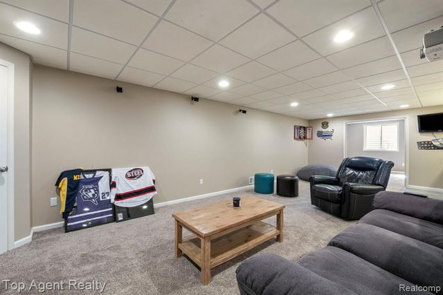 53268 Kakos Drive, New Baltimore, MI 48051