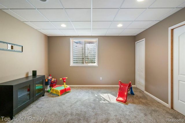 53268 Kakos Drive, New Baltimore, MI 48051