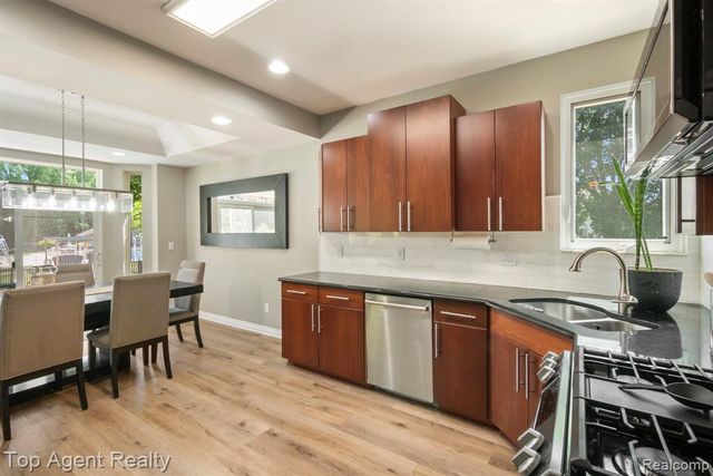 53268 Kakos Drive, New Baltimore, MI 48051