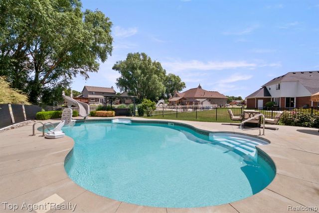 53268 Kakos Drive, New Baltimore, MI 48051