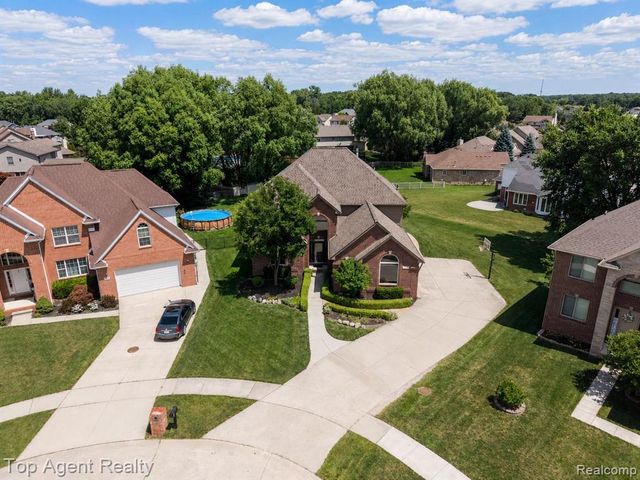 53268 Kakos Drive, New Baltimore, MI 48051