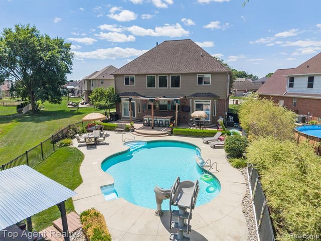 53268 Kakos Drive, New Baltimore, MI 48051