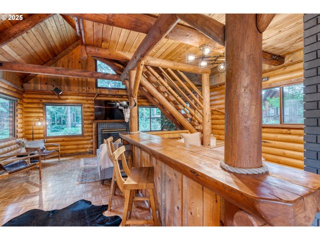 67930 E STAGE STOP Rd, Welches, OR 97067