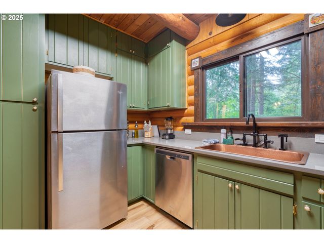 67930 E STAGE STOP Rd, Welches, OR 97067