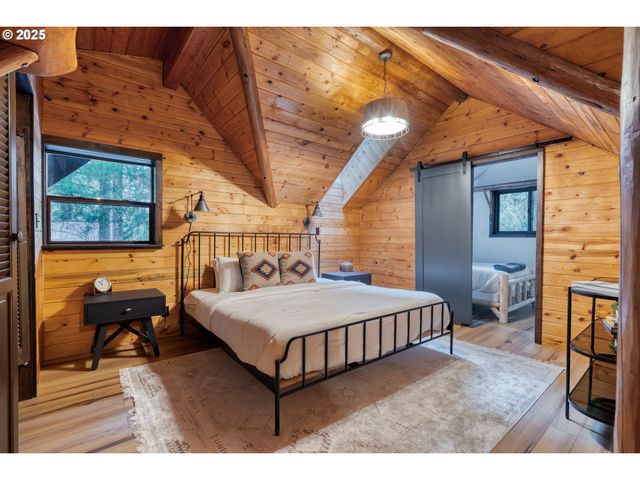 67930 E STAGE STOP Rd, Welches, OR 97067