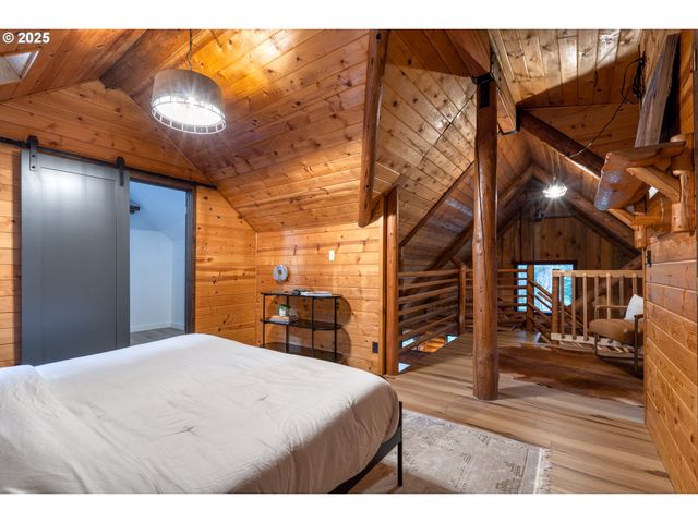 67930 E STAGE STOP Rd, Welches, OR 97067