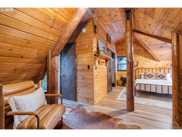 67930 E STAGE STOP Rd, Welches, OR 97067