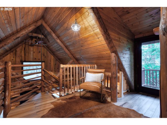 67930 E STAGE STOP Rd, Welches, OR 97067