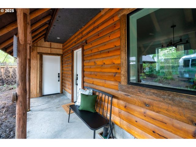 67930 E STAGE STOP Rd, Welches, OR 97067