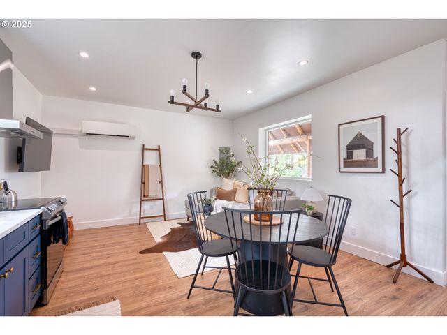 67930 E STAGE STOP Rd, Welches, OR 97067