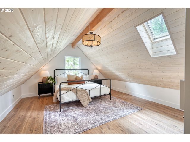 67930 E STAGE STOP Rd, Welches, OR 97067