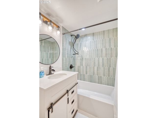 67930 E STAGE STOP Rd, Welches, OR 97067