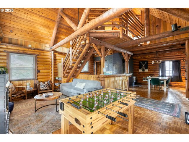 67930 E STAGE STOP Rd, Welches, OR 97067