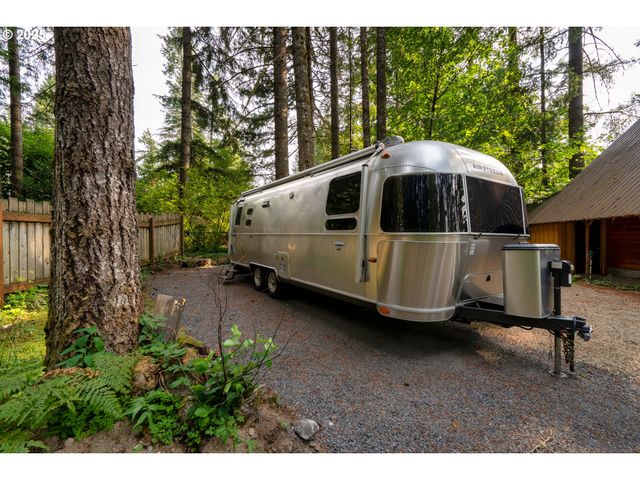 67930 E STAGE STOP Rd, Welches, OR 97067