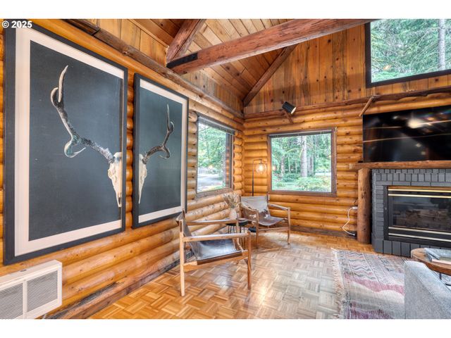 67930 E STAGE STOP Rd, Welches, OR 97067