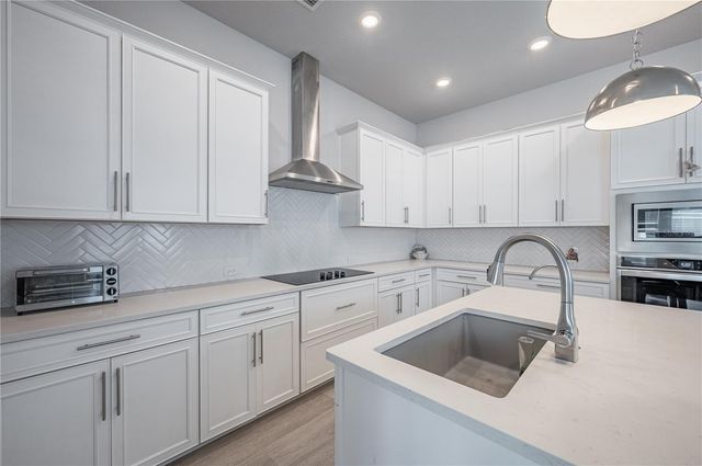 2400 EZZELL COURT, Sarasota, FL 34237