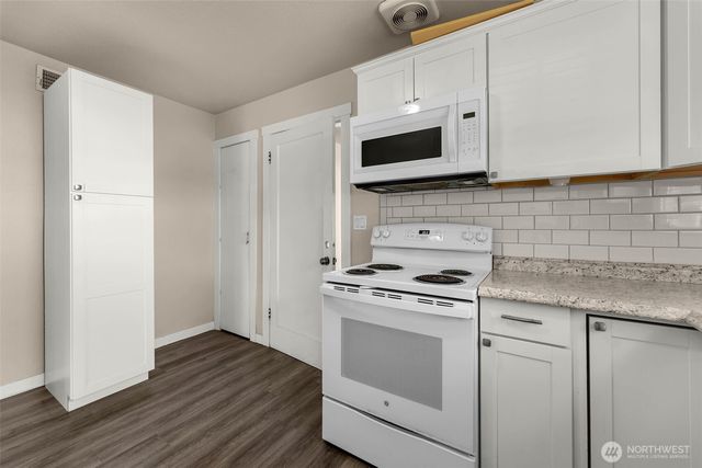 408 S Parkway Avenue, Battle Ground, WA 98604