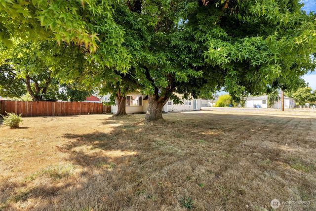 408 S Parkway Avenue, Battle Ground, WA 98604