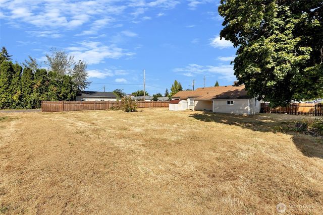 408 S Parkway Avenue, Battle Ground, WA 98604
