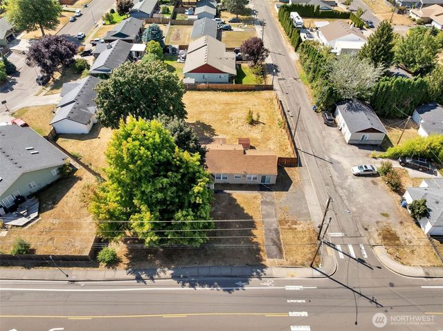 408 S Parkway Avenue, Battle Ground, WA 98604