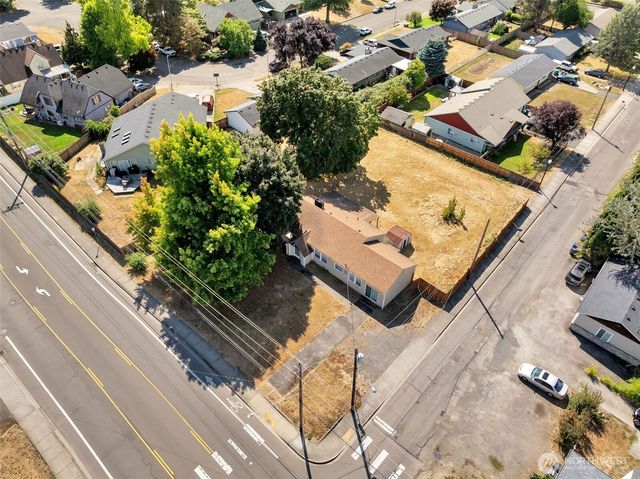 408 S Parkway Avenue, Battle Ground, WA 98604