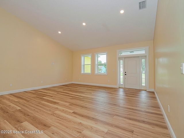 7780 92nd Avenue, Vero Beach, FL 32967