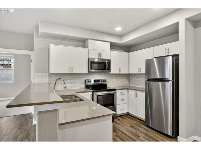 17193 Sw APPLEDALE Rd 104, Beaverton, OR 97007