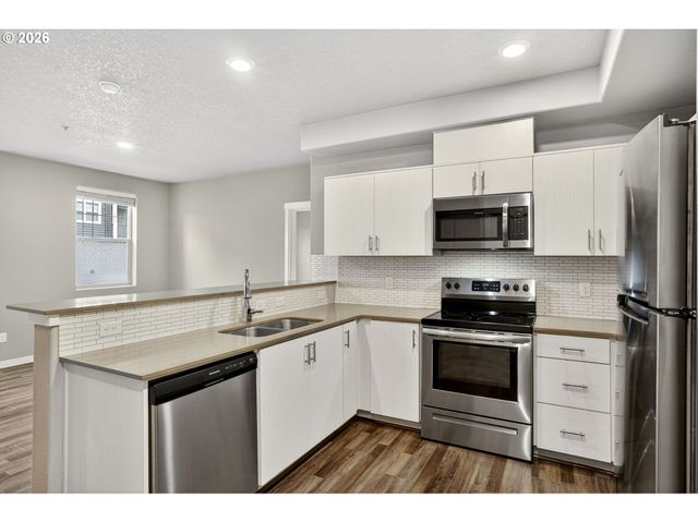 17193 Sw APPLEDALE Rd 104, Beaverton, OR 97007