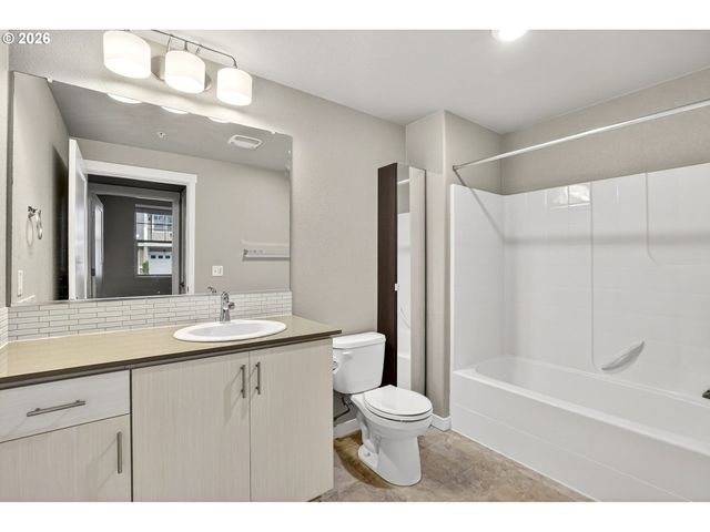 17193 Sw APPLEDALE Rd 104, Beaverton, OR 97007