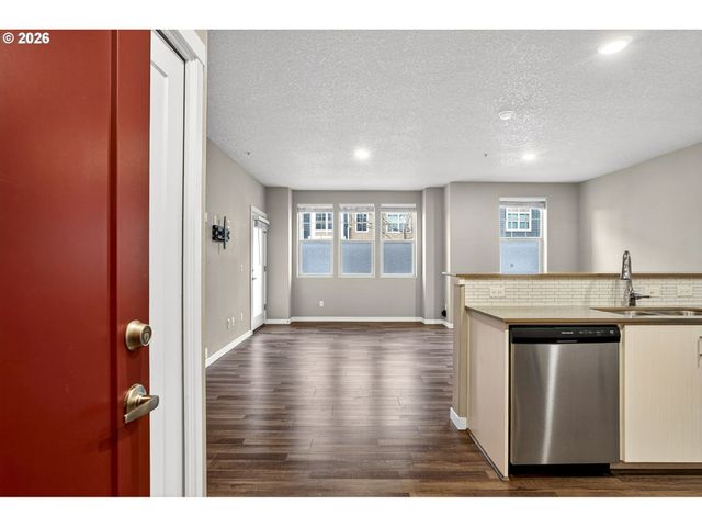 17193 Sw APPLEDALE Rd 104, Beaverton, OR 97007