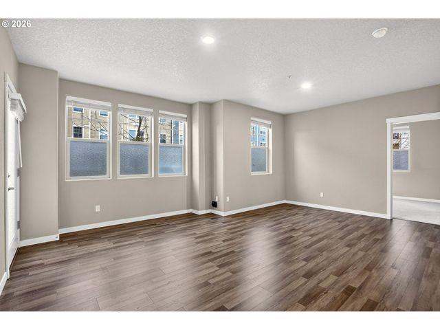 17193 Sw APPLEDALE Rd 104, Beaverton, OR 97007