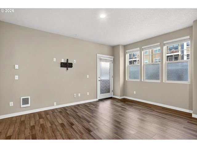 17193 Sw APPLEDALE Rd 104, Beaverton, OR 97007