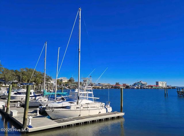 4917 Abbington Oaks Way SE, Southport, NC 28461