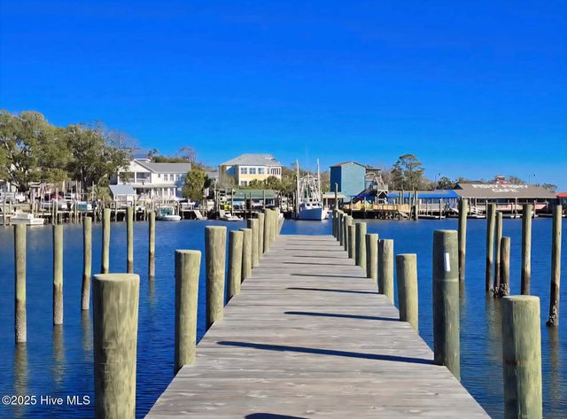 4917 Abbington Oaks Way SE, Southport, NC 28461