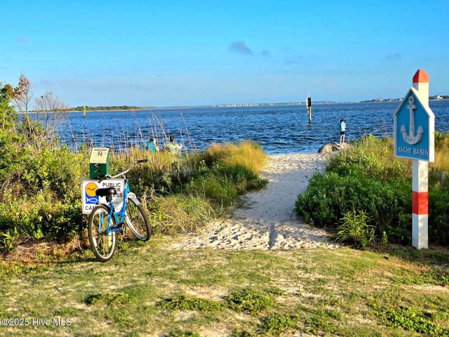 4917 Abbington Oaks Way SE, Southport, NC 28461