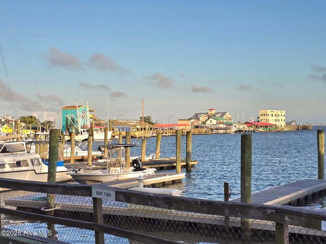 4917 Abbington Oaks Way SE, Southport, NC 28461