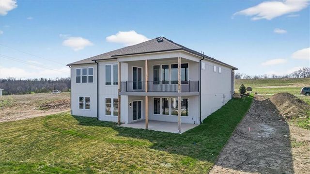9027 Freedom Circle, Lenexa, KS 66227