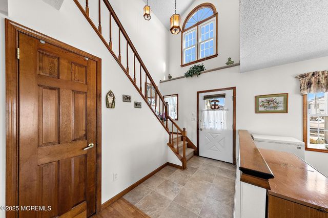 8 Mary Alice Road, Beach Haven West, NJ 08050