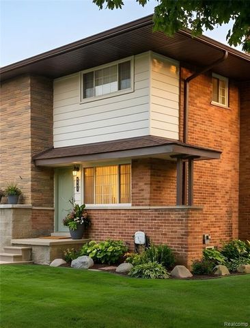 9921 Middlebelt Road 32, Livonia, MI 48150