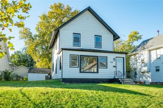 818 Clinton Avenue, Des Moines, IA 50313