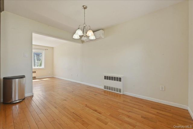 1719 William Street, Merrick, NY 11566