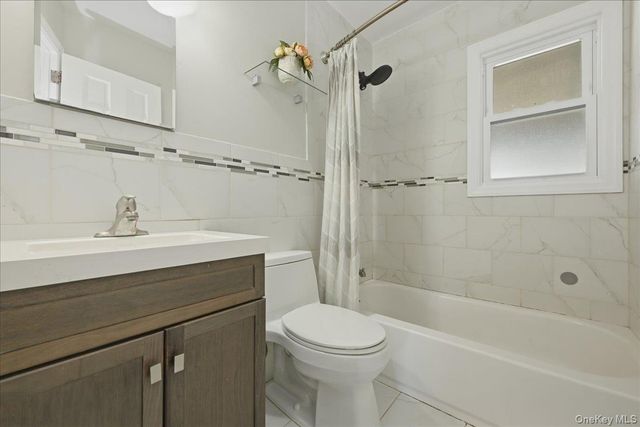 1719 William Street, Merrick, NY 11566