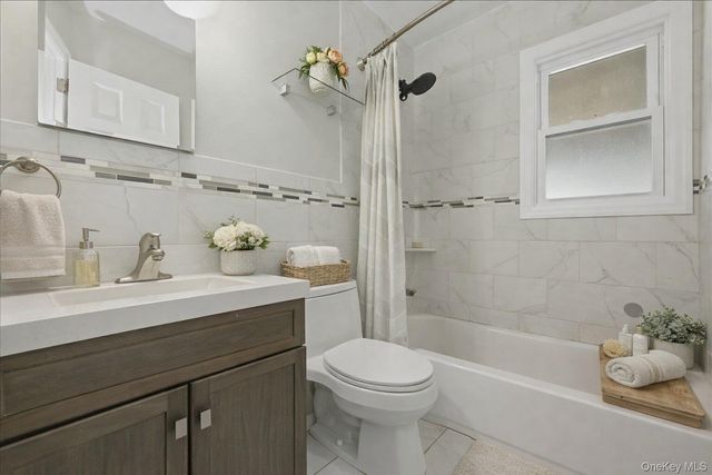 1719 William Street, Merrick, NY 11566