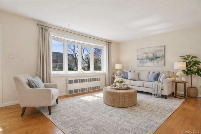1719 William Street, Merrick, NY 11566