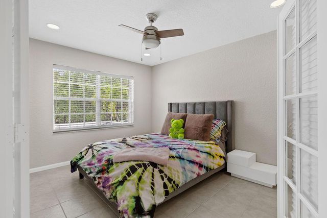 8050 Aberdeen Drive 202, Boynton Beach, FL 33472
