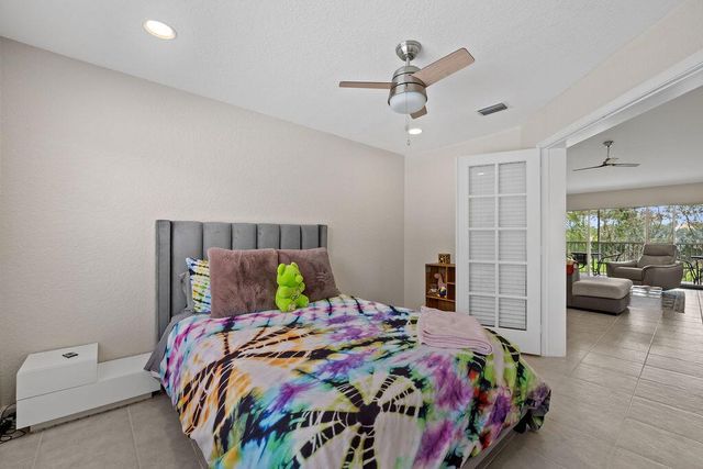 8050 Aberdeen Drive 202, Boynton Beach, FL 33472